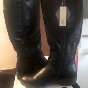 Size 7 Croft & Barrow riding boots to the knee! With ortholite insoles NEW